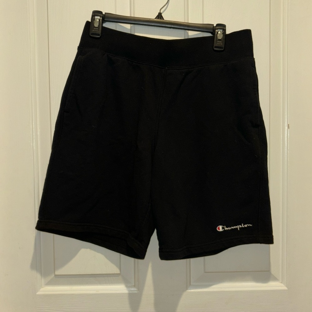 Champion men’s size medium sweat shorts black with pockets